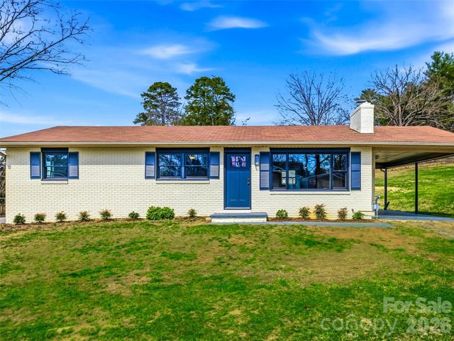 2 Oakland Street, Weaverville, NC 28787