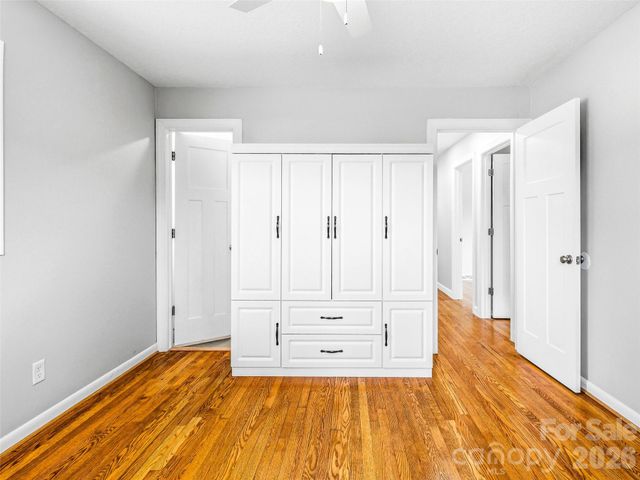 2 Oakland Street, Weaverville, NC 28787