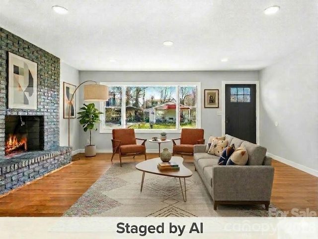 2 Oakland Street, Weaverville, NC 28787