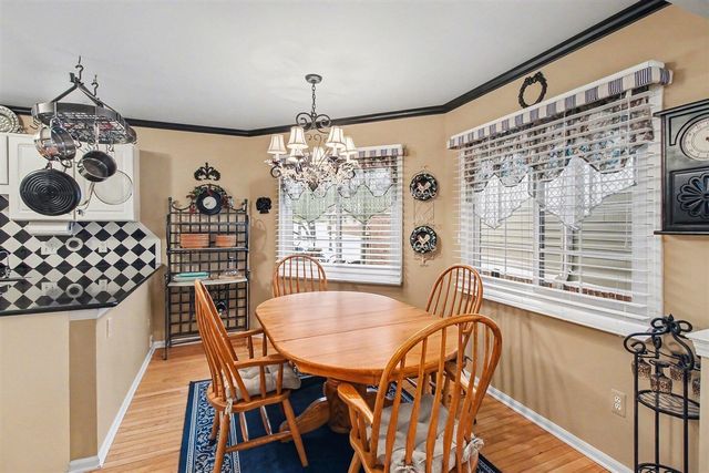 306 Pineknoll Court, Brighton, MI 48116