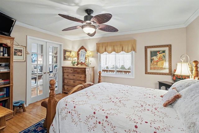 306 Pineknoll Court, Brighton, MI 48116