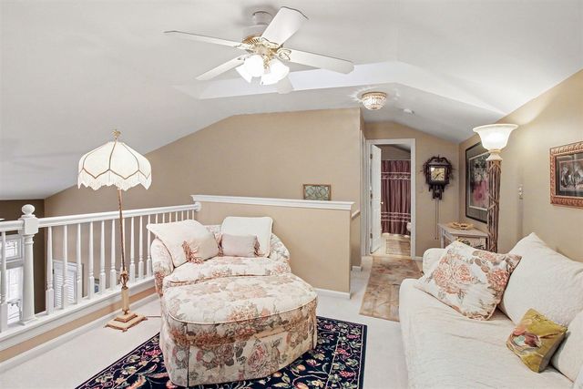 306 Pineknoll Court, Brighton, MI 48116