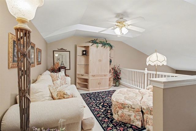 306 Pineknoll Court, Brighton, MI 48116