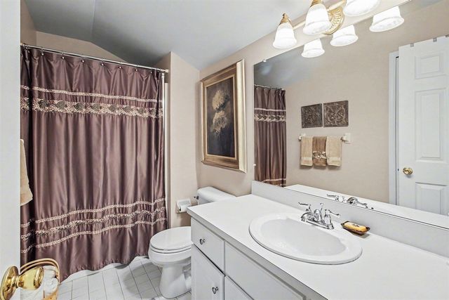 306 Pineknoll Court, Brighton, MI 48116