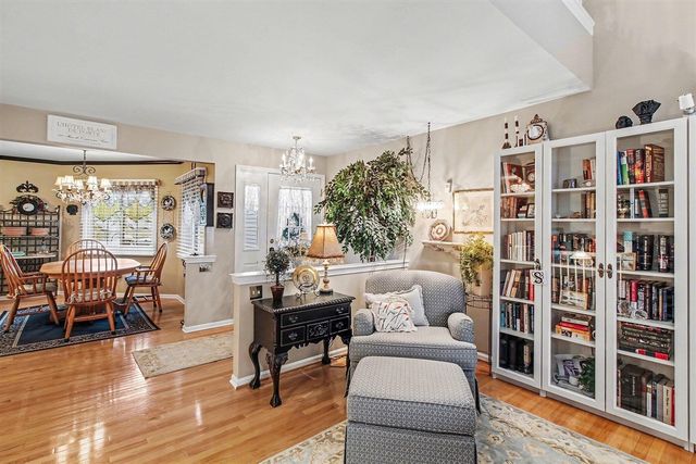 306 Pineknoll Court, Brighton, MI 48116