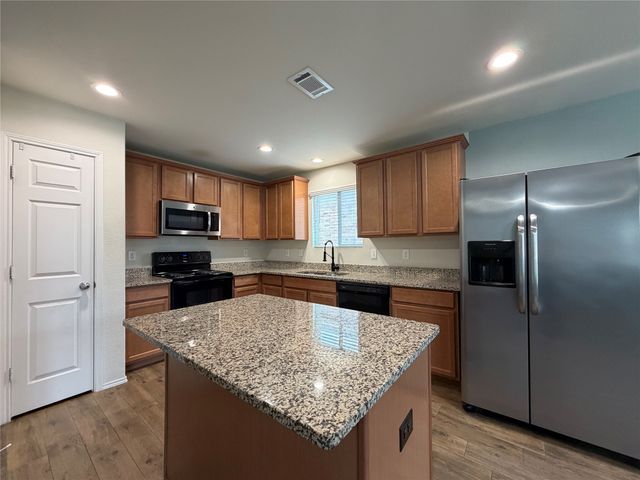 9913 Amosite Drive, Fort Worth, TX 76131