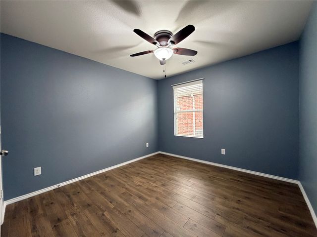 9913 Amosite Drive, Fort Worth, TX 76131