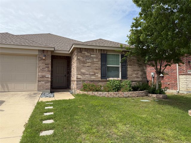 9913 Amosite Drive, Fort Worth, TX 76131