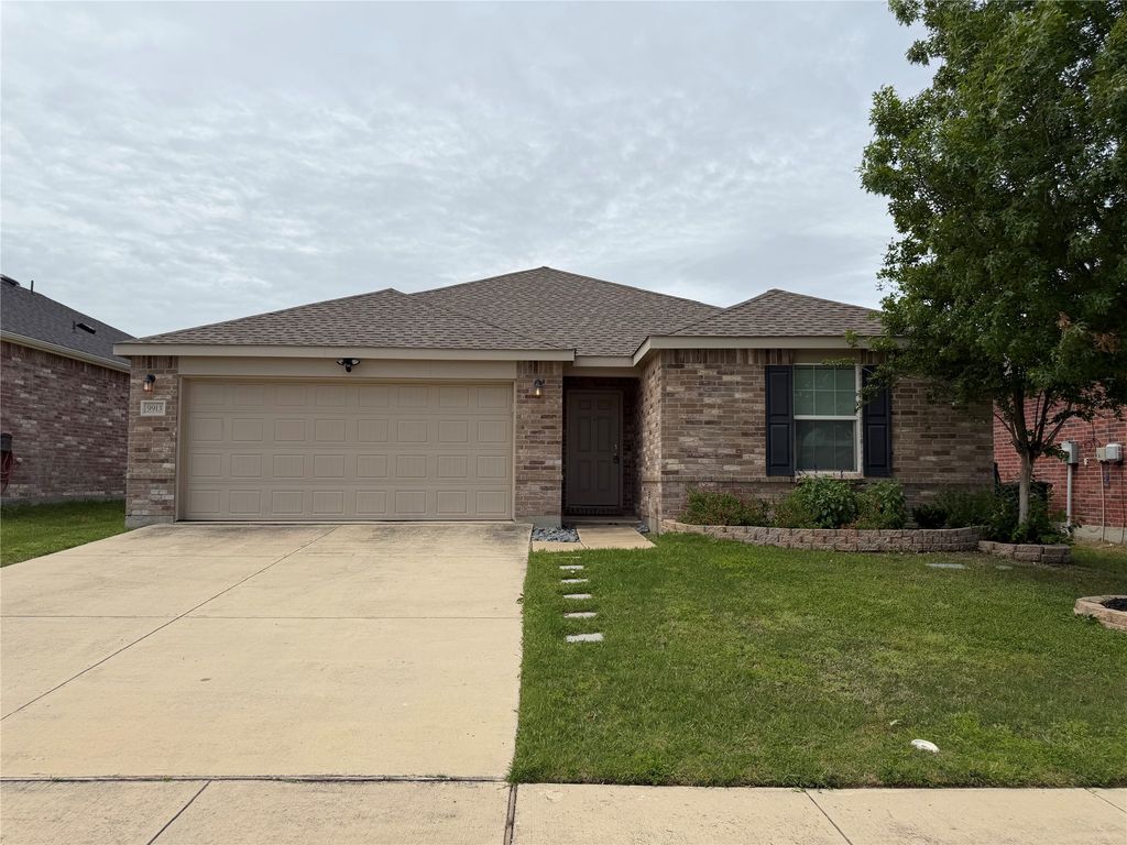 9913 Amosite Drive, Fort Worth, TX 76131