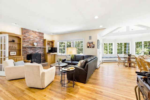 15 Erin Way, Middleton, MA 01949