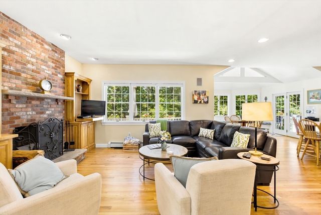 15 Erin Way, Middleton, MA 01949