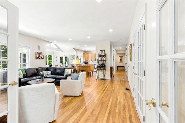 15 Erin Way, Middleton, MA 01949