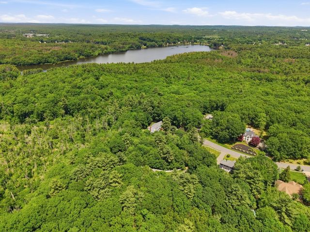 15 Erin Way, Middleton, MA 01949