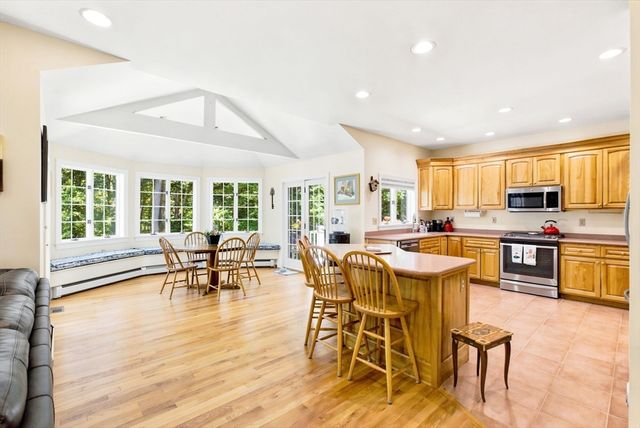 15 Erin Way, Middleton, MA 01949