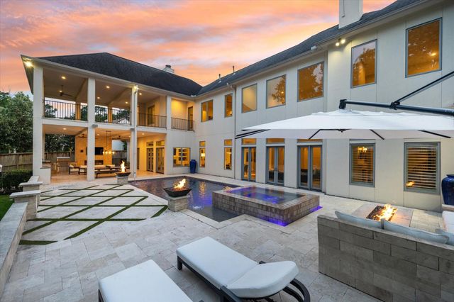 22 E Shady Lane E, Houston, TX 77063