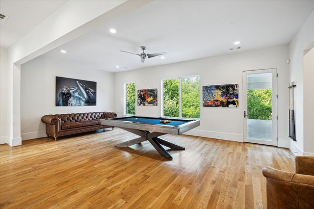 22 E Shady Lane E, Houston, TX 77063