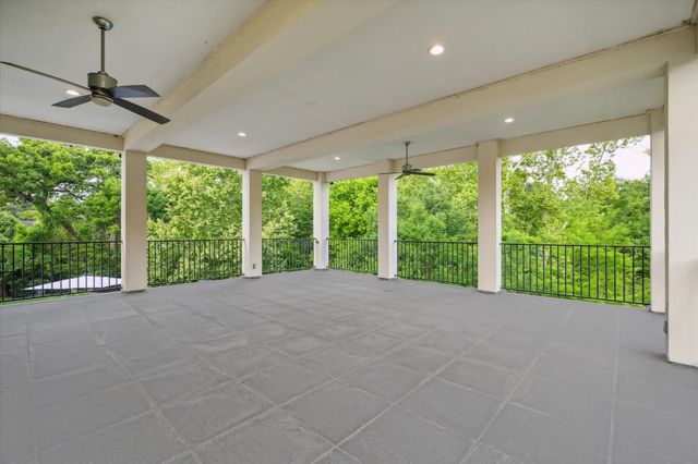 22 E Shady Lane E, Houston, TX 77063
