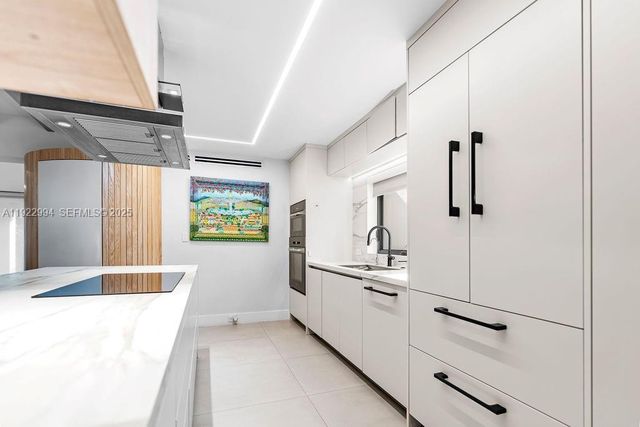 4095 Battersea Rd, Miami, FL 33133