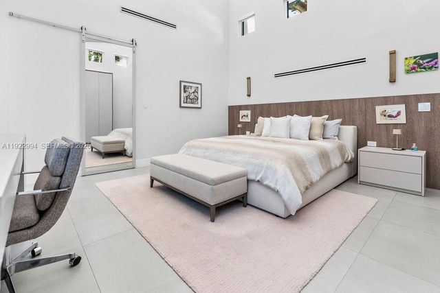 4095 Battersea Rd, Miami, FL 33133