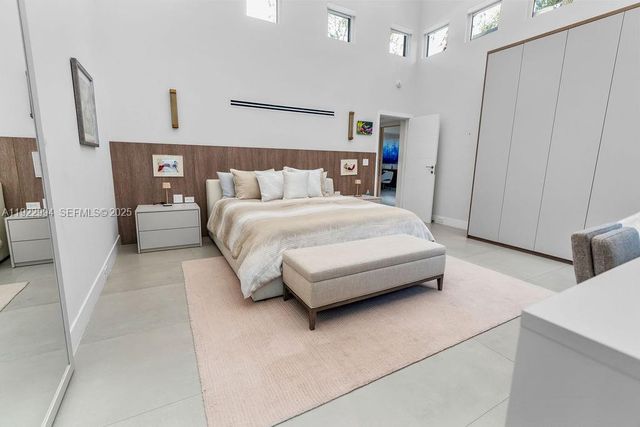 4095 Battersea Rd, Miami, FL 33133