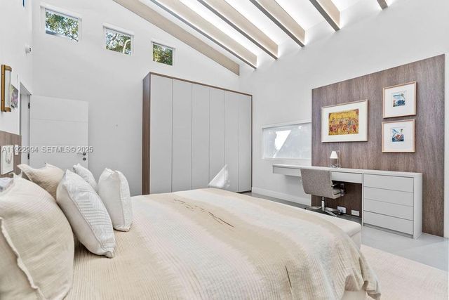 4095 Battersea Rd, Miami, FL 33133