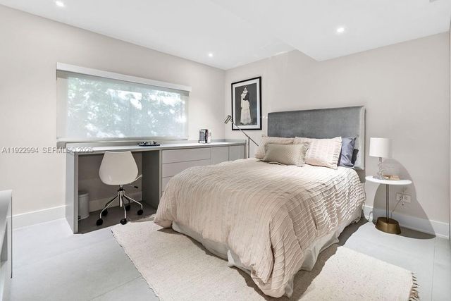 4095 Battersea Rd, Miami, FL 33133