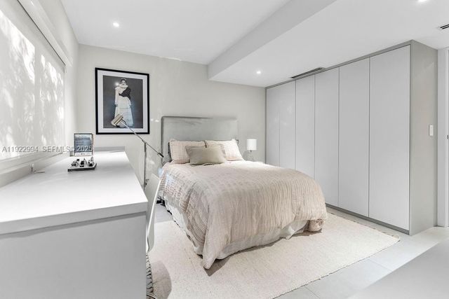 4095 Battersea Rd, Miami, FL 33133