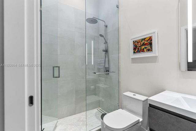 4095 Battersea Rd, Miami, FL 33133