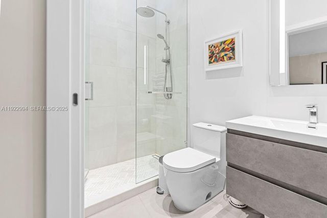 4095 Battersea Rd, Miami, FL 33133