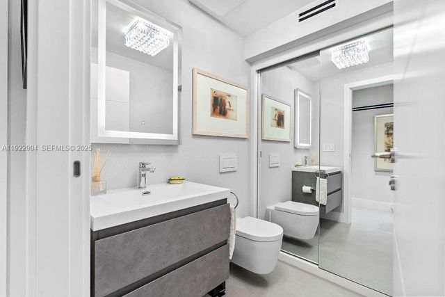 4095 Battersea Rd, Miami, FL 33133