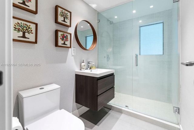 4095 Battersea Rd, Miami, FL 33133