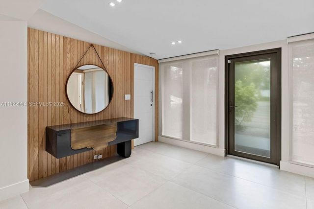 4095 Battersea Rd, Miami, FL 33133