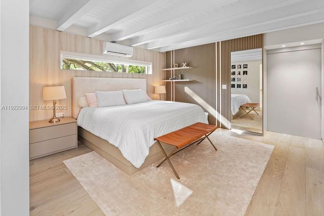 4095 Battersea Rd, Miami, FL 33133