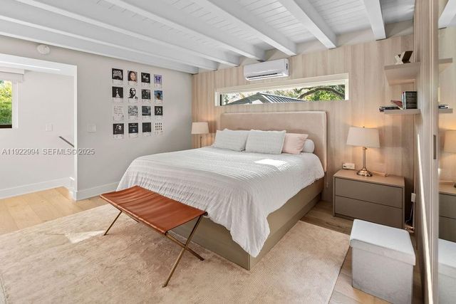 4095 Battersea Rd, Miami, FL 33133