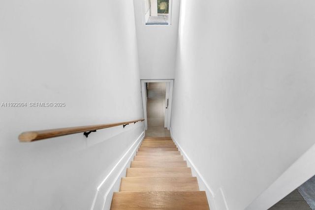 4095 Battersea Rd, Miami, FL 33133