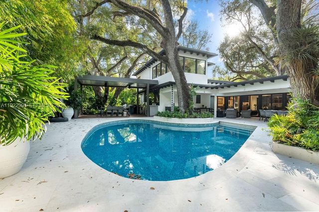 4095 Battersea Rd, Miami, FL 33133