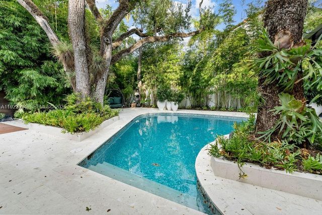 4095 Battersea Rd, Miami, FL 33133