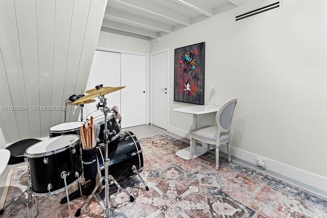 4095 Battersea Rd, Miami, FL 33133