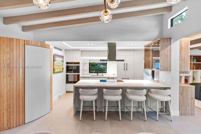 4095 Battersea Rd, Miami, FL 33133