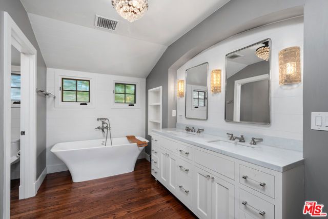 2444 Carman Crest Drive, Los Angeles, CA 90068