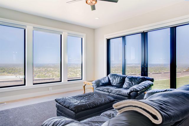 4871 S Morain St, Kennewick, WA 99337