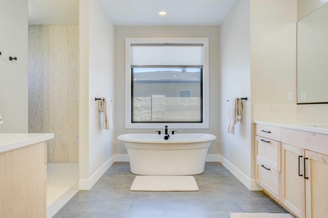 4871 S Morain St, Kennewick, WA 99337