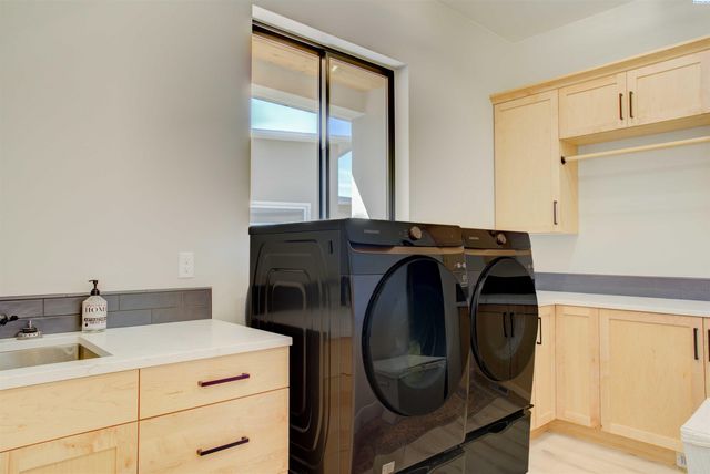 4871 S Morain St, Kennewick, WA 99337