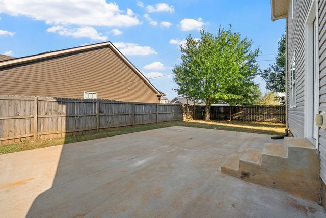 101 N Cavalcade Cir, Oak Grove, KY 42262