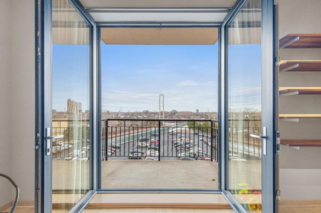 212 N 1st Street 411, Minneapolis, MN 55401