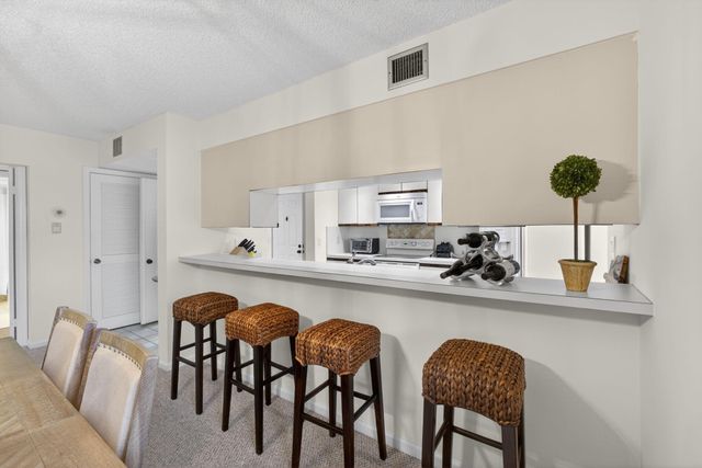 2101 Fairway Drive S, Jupiter, FL 33477