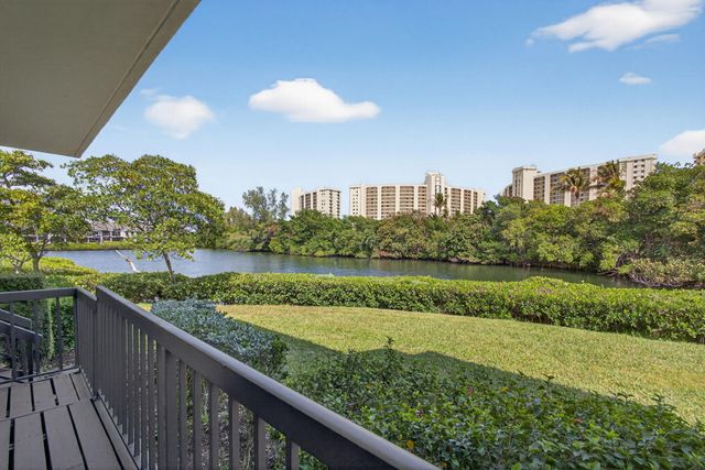 2101 Fairway Drive S, Jupiter, FL 33477