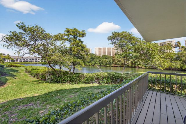 2101 Fairway Drive S, Jupiter, FL 33477