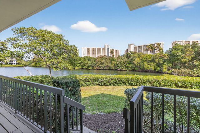 2101 Fairway Drive S, Jupiter, FL 33477