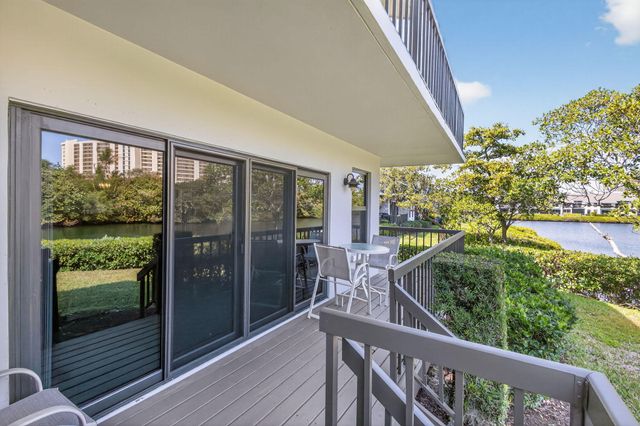 2101 Fairway Drive S, Jupiter, FL 33477